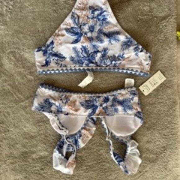 Cupshe Floral Flutter Strap Bikini Set — NWT Resort Swimwear - Picture 4 of 4